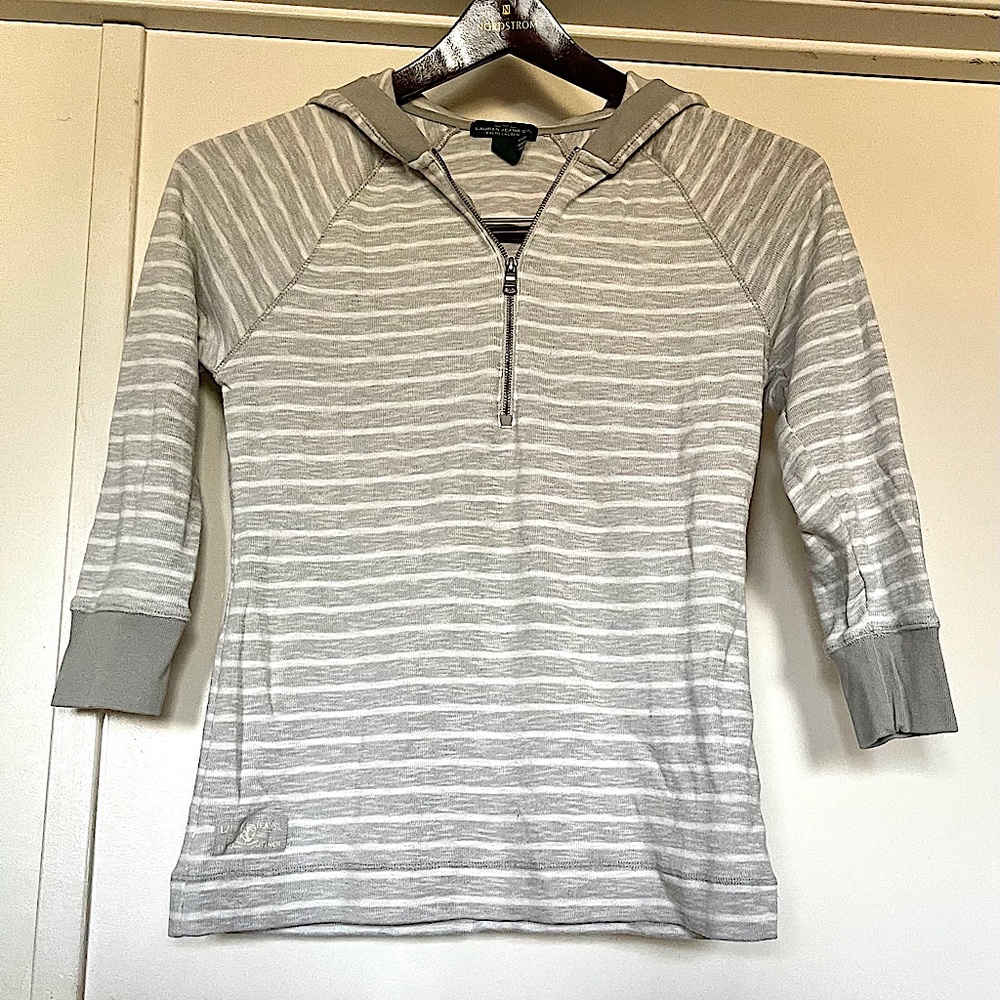 Lauren Jeans Co.NWOT Grey and White hooded top